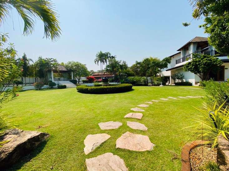 Bayview Residence - Large 9 Bedroom House for Sale
