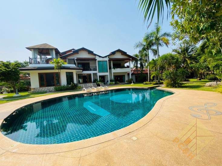 Bayview Residence - Large 9 Bedroom House for Sale