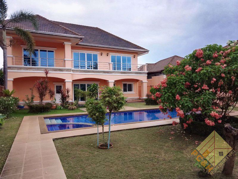 Lakeside Court 1 6 Bedroom House for SALE