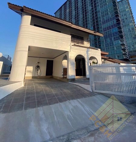 Picture of บ้านส่วนตัวพร้อมสระว่ายน้ำ - บ้าน 3 ห้องนอนให้เช่า