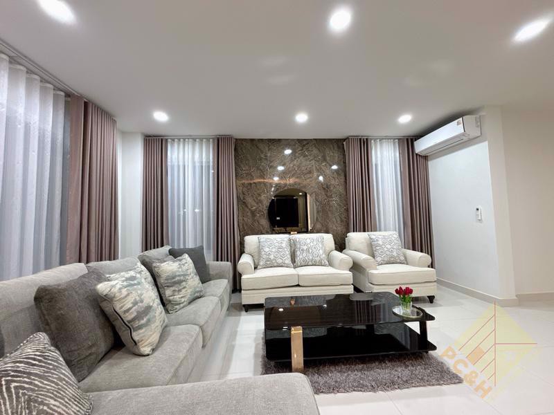 บ้านส่วนตัวพร้อมสระว่ายน้ำ - บ้าน 4 ห้องนอนสำหรับขาย