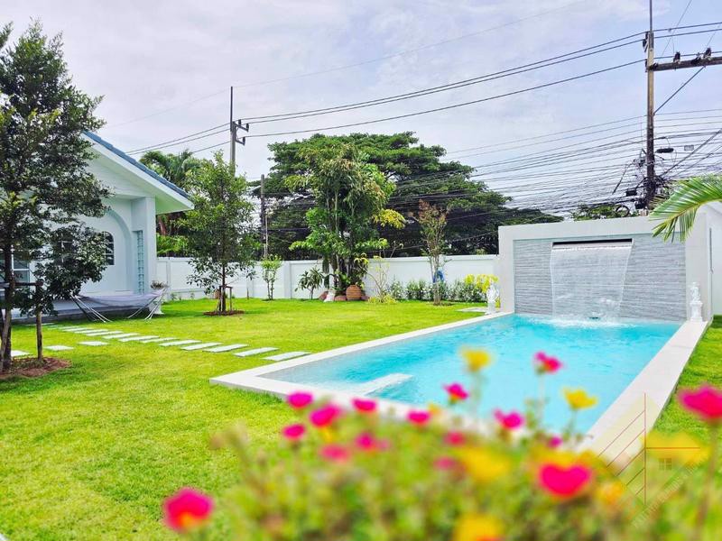 บ้านสวนสุวัฒนา - บ้าน 4 ห้องนอนสำหรับขาย