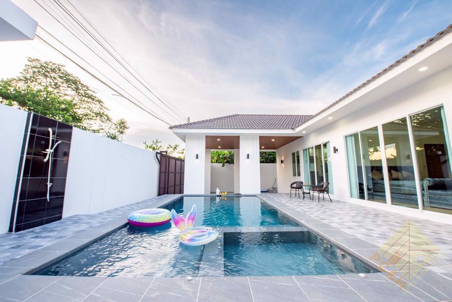 Picture of Private House With Pool - 3 Bedroom House for Rent