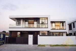 Picture of Lavender Villa