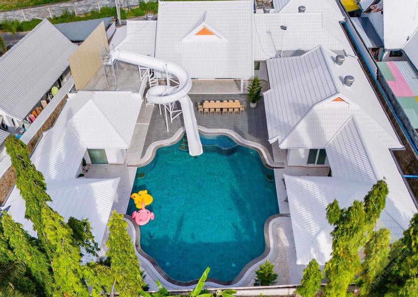 Picture of Private House With Pool - 4 Bedroom House for Sale