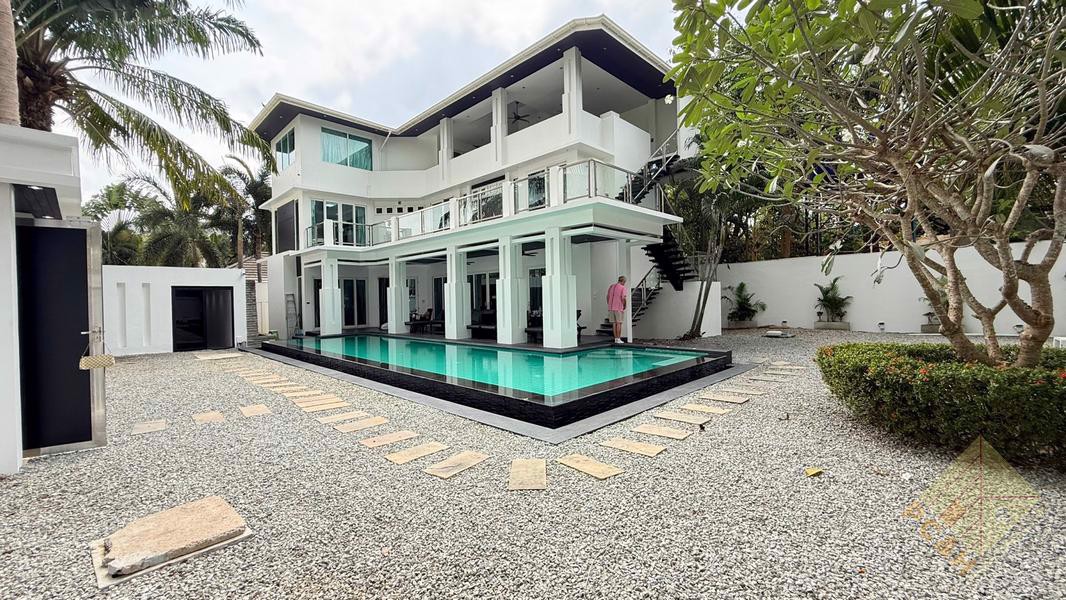 Picture of Palm Oasis Villas - 5 Bedroom House for Rent