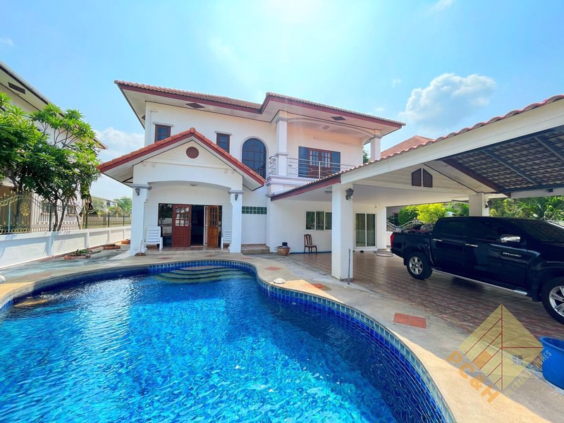 Picture of Private House With Pool - 4-Bedroom House for Sale and Rent