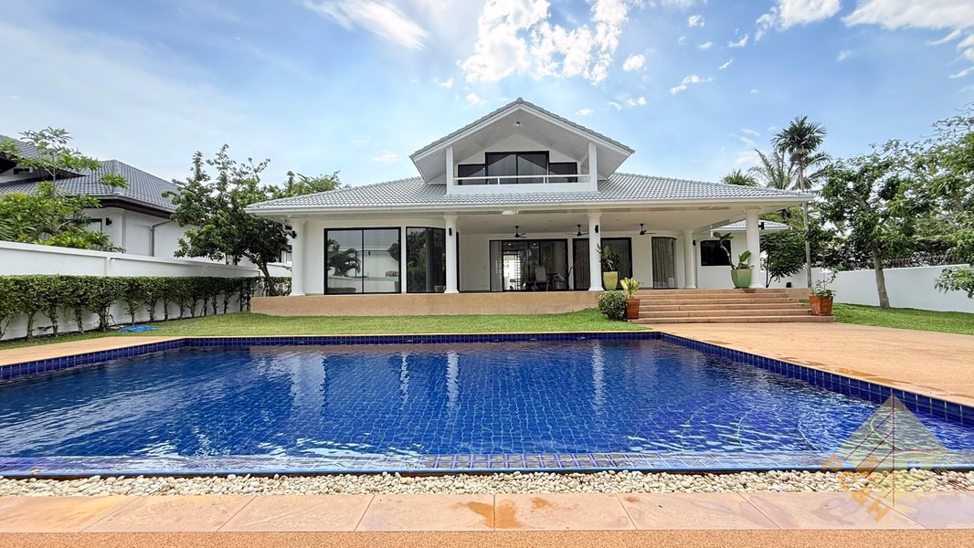 Picture of Private House With Pool - 4 Bedroom House for Sale
