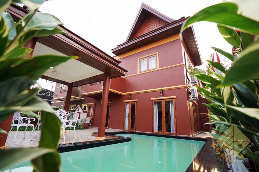 Picture of Private House With Pool   - 3 Bedroom House for Rent