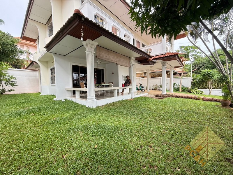 Picture of Eakmongkol 4 - 4 Bedroom House for Sale