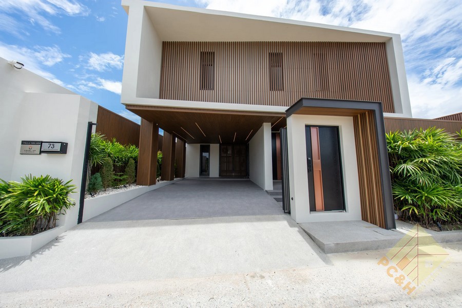 Picture of Private House With Pool - 5 Bedroom House for Sale