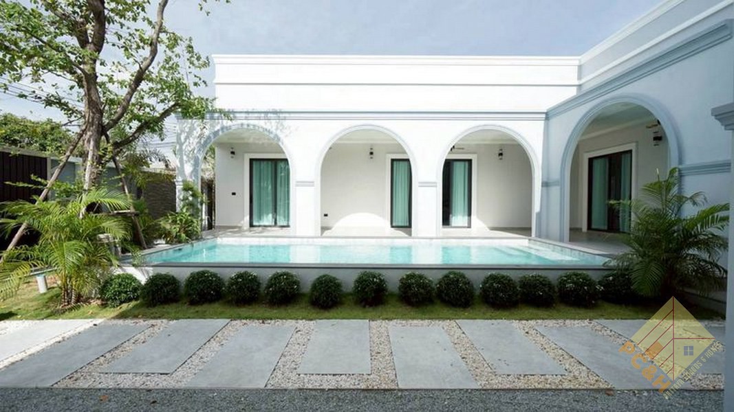 Picture of Private House With Pool - 4 Bedrooms House for Sale