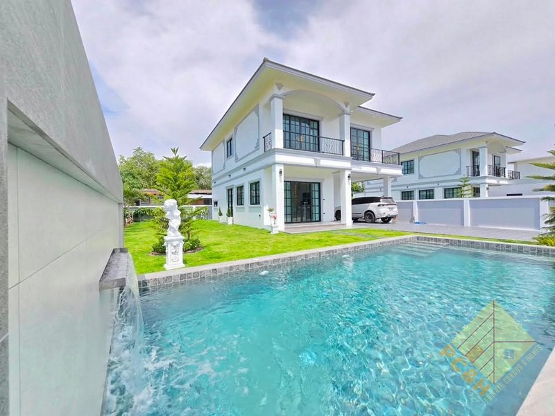 Picture of Private House With Pool - 4 Bedroom House for Sale