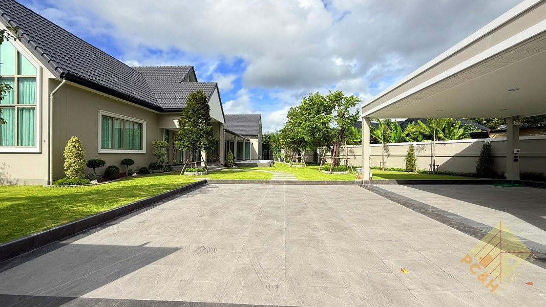 Picture of Private House With Pool - 4 Bedroom House for Sale