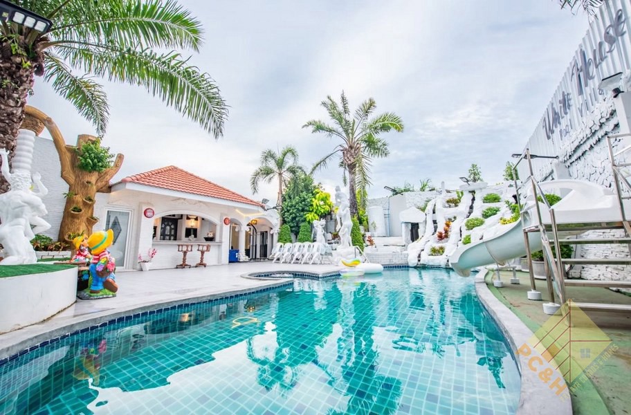 Picture of Private House With Pool - 5 Bedrooms House for Sale