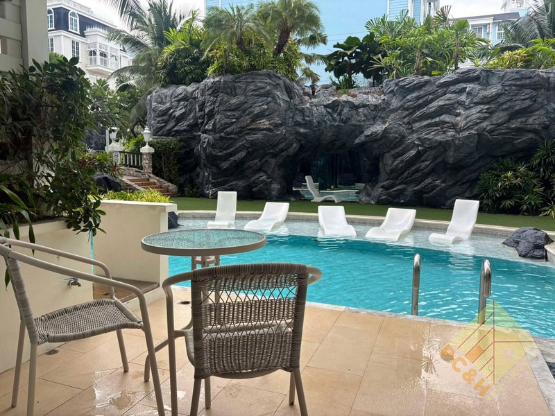 Picture of Grand Florida Beachfront - 1 Bedroom Condo for Rent